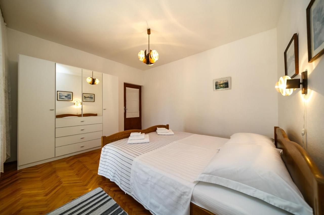 Apartment Zuza Krk Krk Town Exterior foto